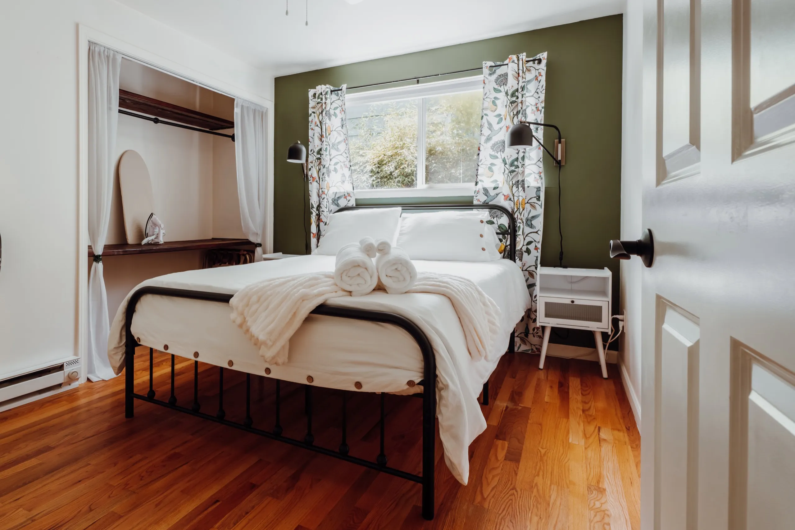 Green bedroom